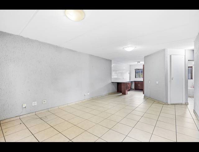 2 BEDROOM APARTMENT FOR SALE IN MAGALIESSIG